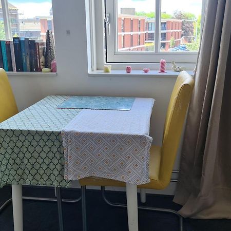 Airbnb 'Logeren Aan Het Plein' In Het Centrum Van Meppel Eksteriør billede