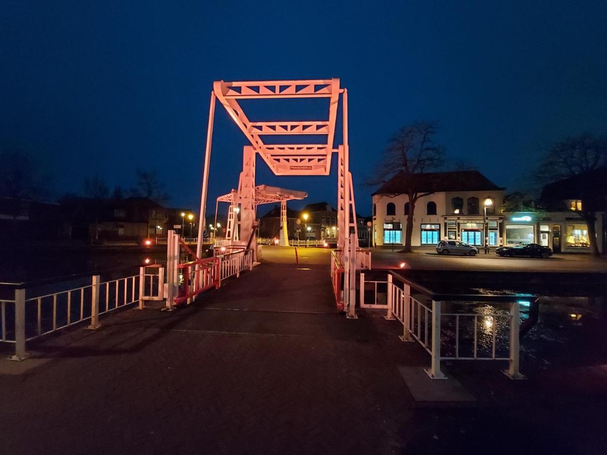 Airbnb 'Logeren Aan Het Plein' In Het Centrum Van Meppel Eksteriør billede