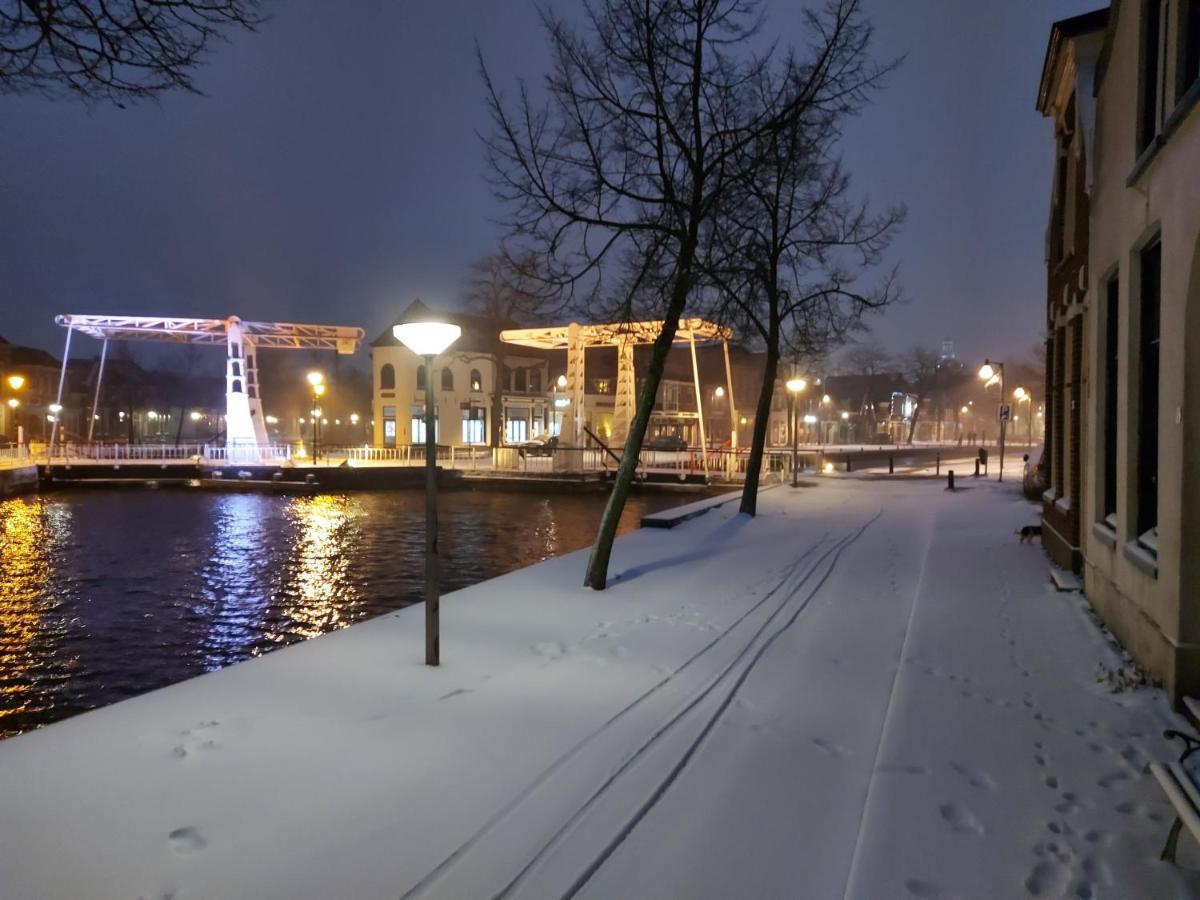 Airbnb 'Logeren Aan Het Plein' In Het Centrum Van Meppel Eksteriør billede