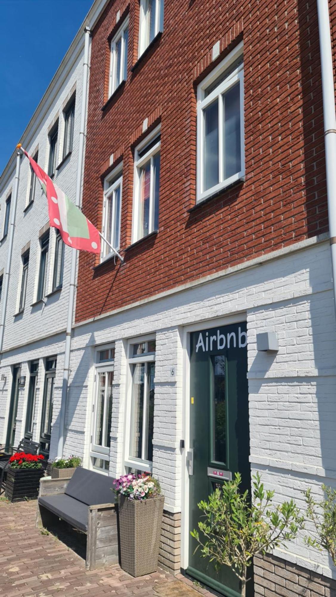 Airbnb 'Logeren Aan Het Plein' In Het Centrum Van Meppel Eksteriør billede