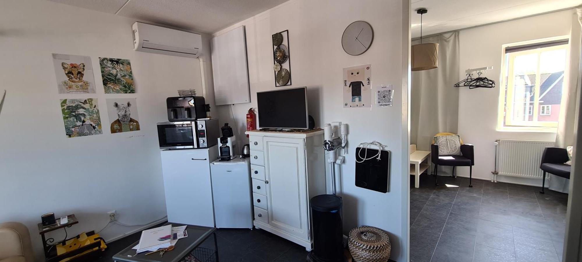 Airbnb 'Logeren Aan Het Plein' In Het Centrum Van Meppel Eksteriør billede